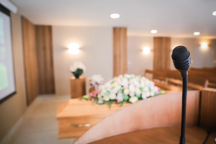 Le rôle du conseiller funéraire : accompagnement et soutien aux familles en deuil